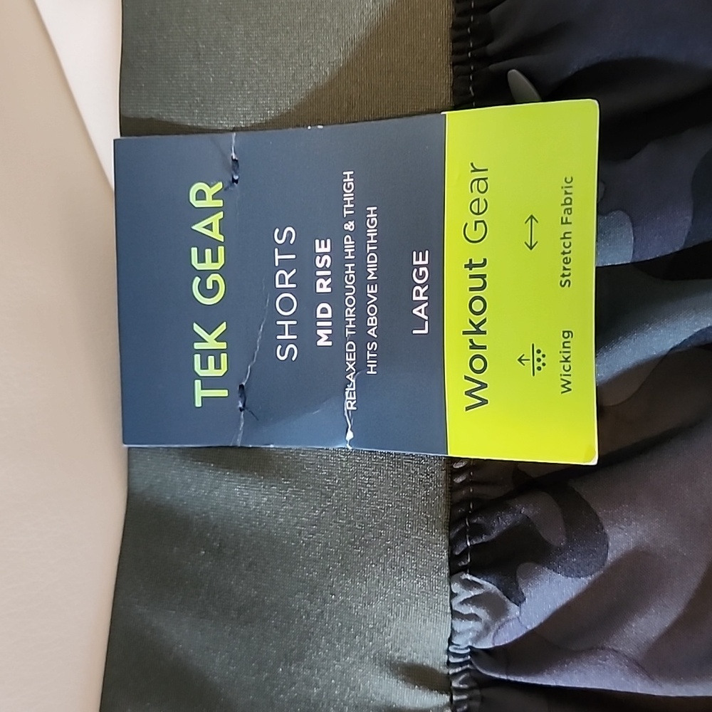 TEK GEAR Large womens workout shorts NWT mid rise camo fabric